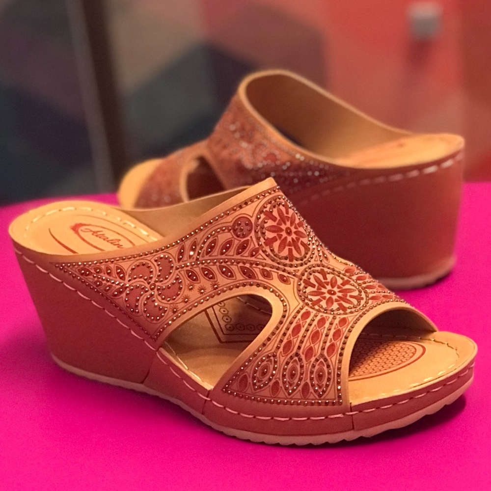 Last Pair! Italina Tan Brown Floral Embroidered Peep Toe Wedge Mule Sandals - Picture 15 of 15